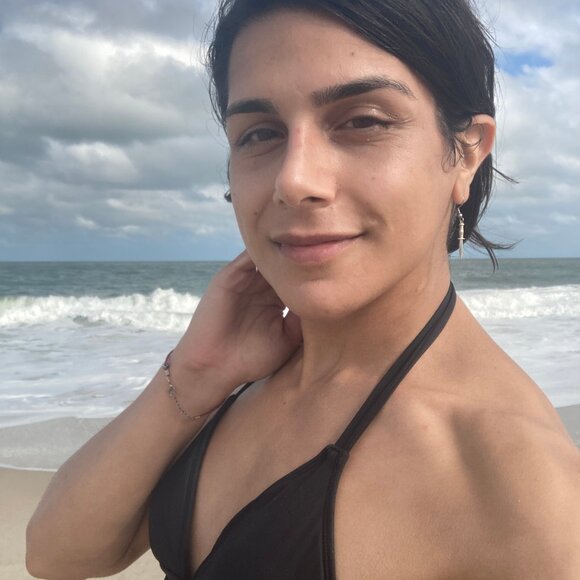 Meet your Posher, Mimi - Picture 2 of 2